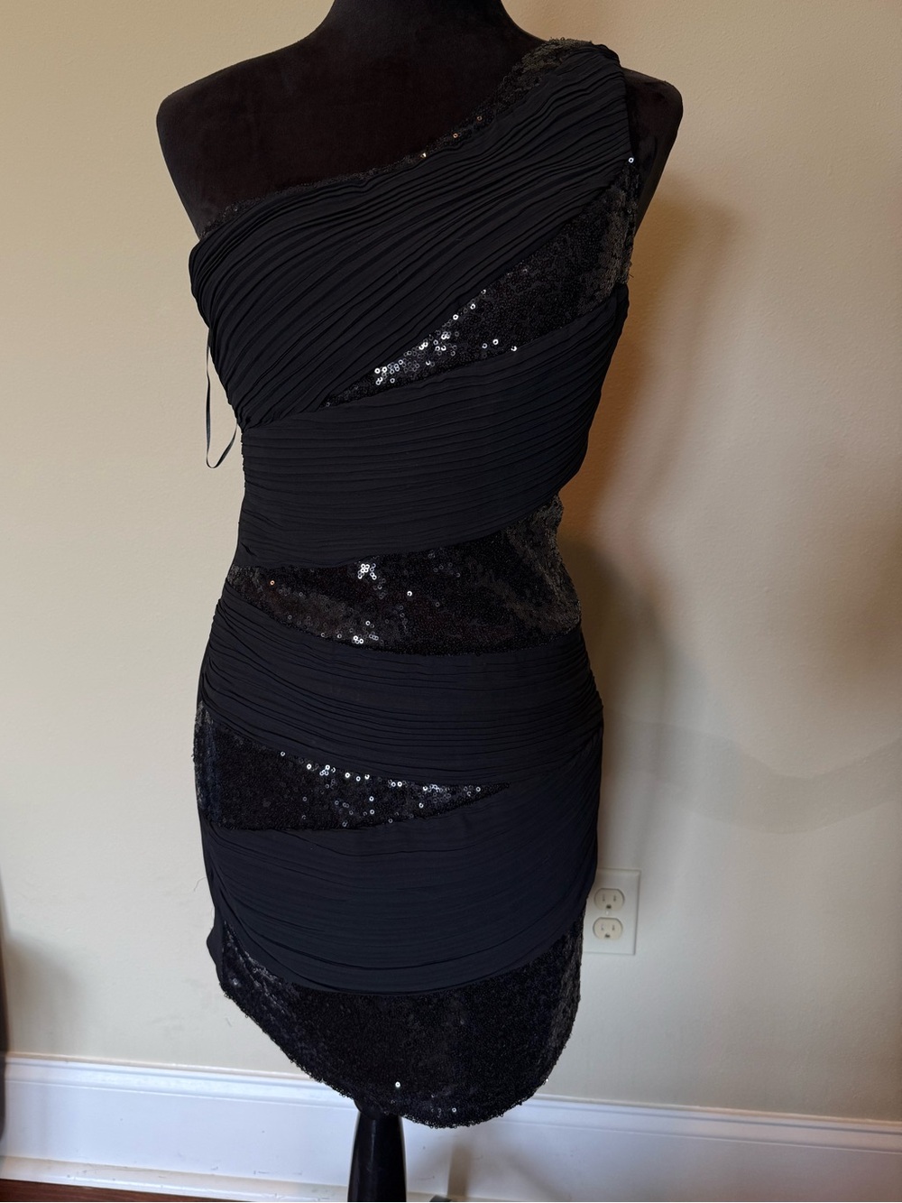 Black One-Shoulder Sequin Cocktail Dress